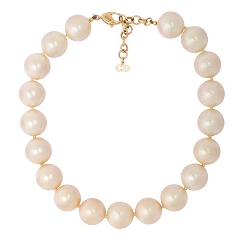 pearl dior necklace